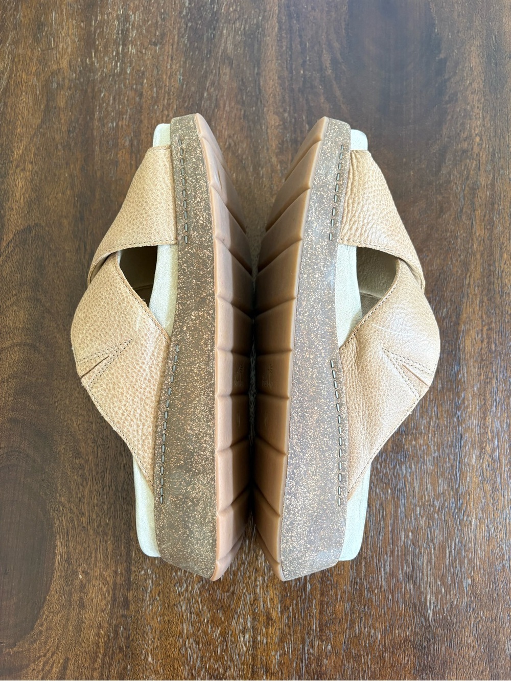 Dansko Women EU 41 Bridget Distressed Honey Leather Platform Slides Sandal Shoes - Picture 6 of 8